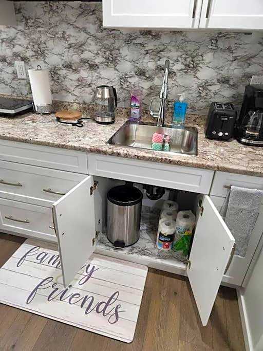 Avocado Executive Suite 2