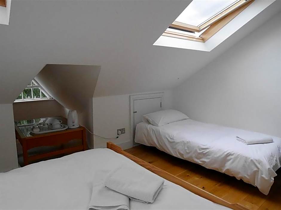 Kew Studios and Rooms