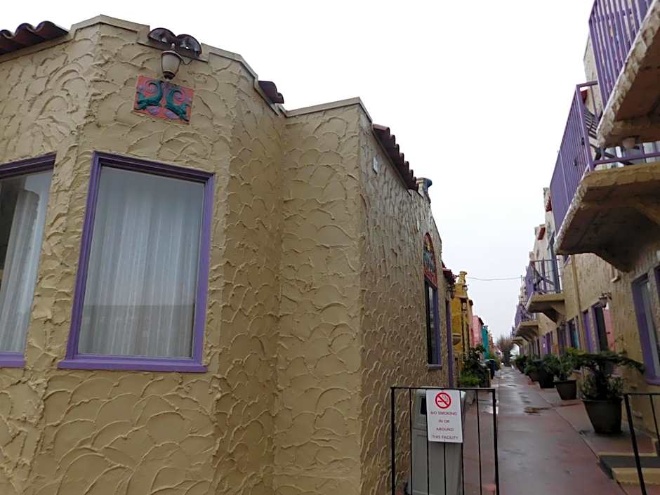 Capitola Venetian Hotel