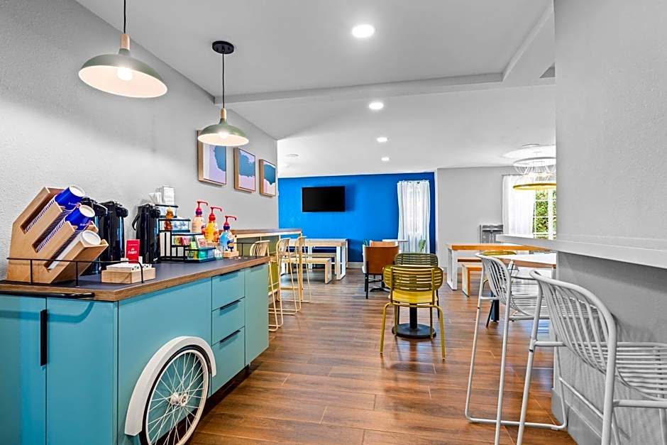 Spark by Hilton Modesto