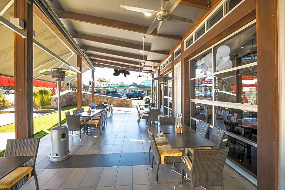 Nightcap at Golden Beach Tavern