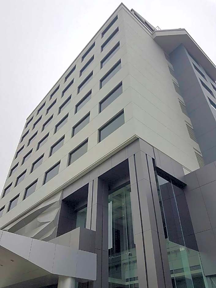 Louis Tavern Hotel - SHA Certified