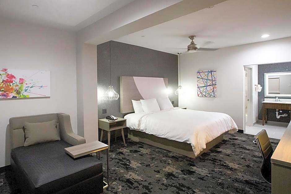 House Hotel