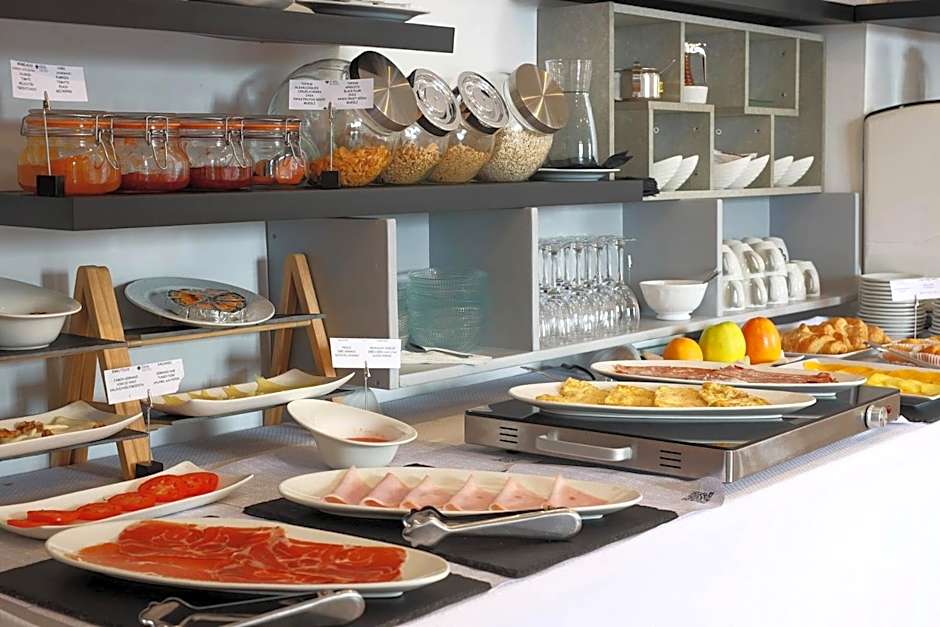 Tugasa Hotel El Almendral