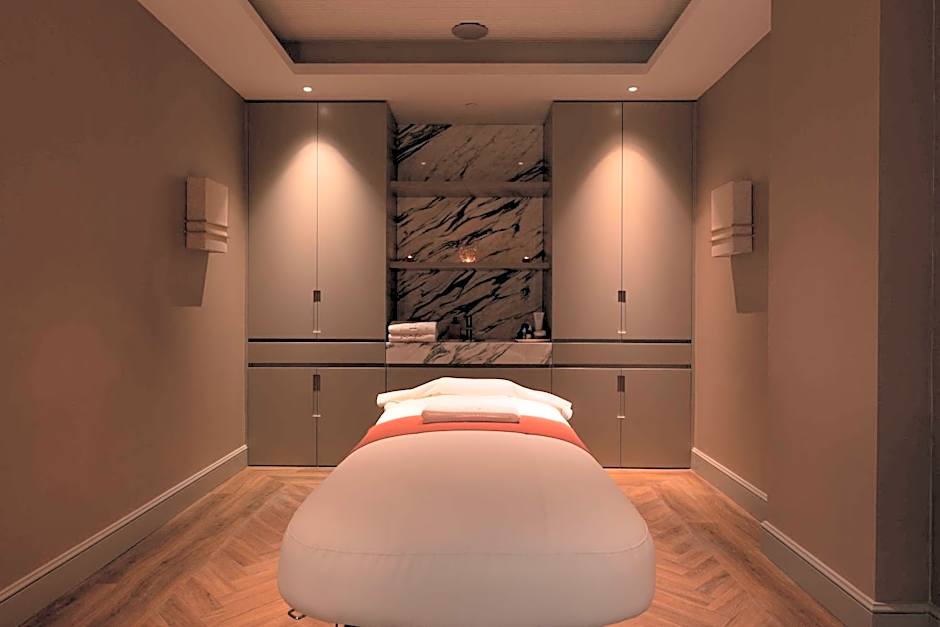 Legacy Hotel Cascais, Curio Collection by Hilton