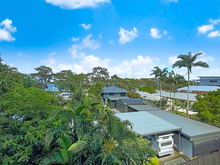 Bribie Sunset Vistas - Coastal Bliss Awaits