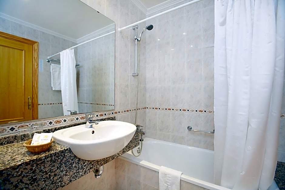 Universal Hotel Laguna