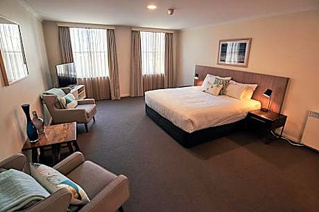 2 Bedroom Deluxe Apartment