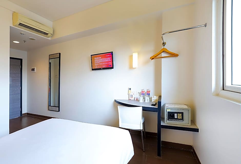 Amaris Hotel Bekasi Barat