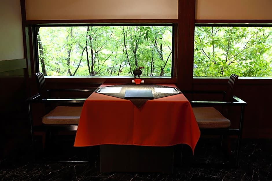 Satonoyu Waraku 13 years or older