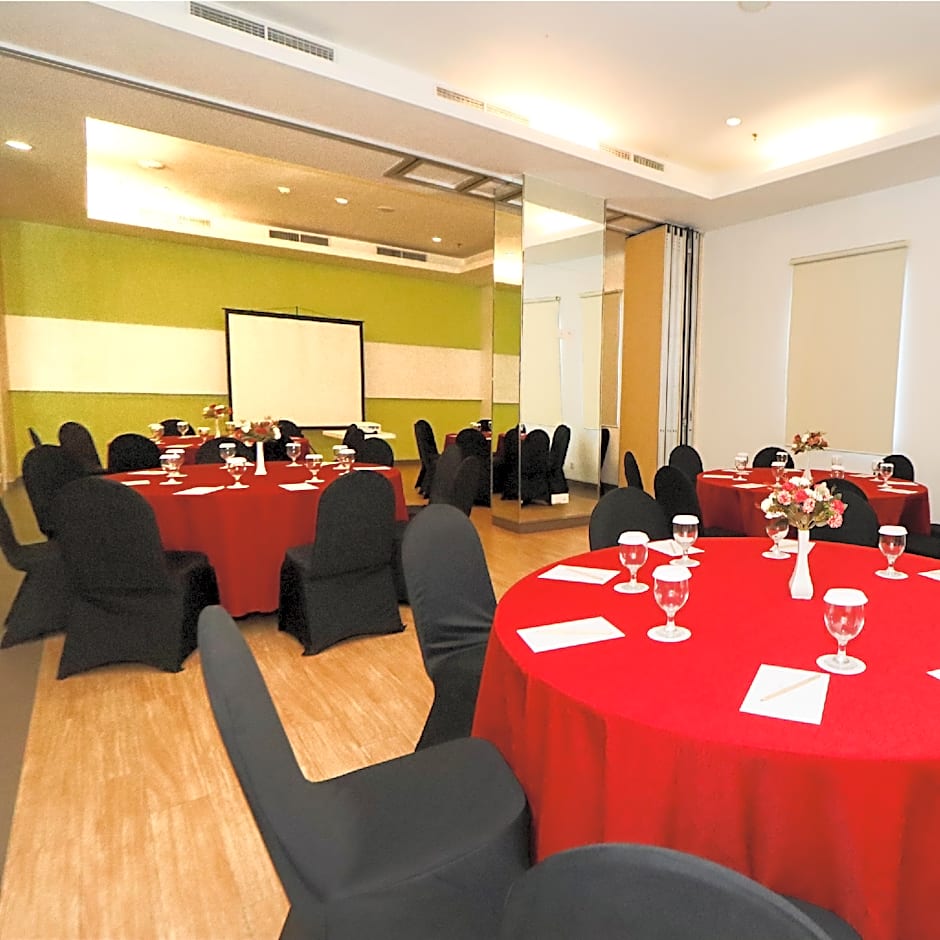 Zest Hotel Jemursari