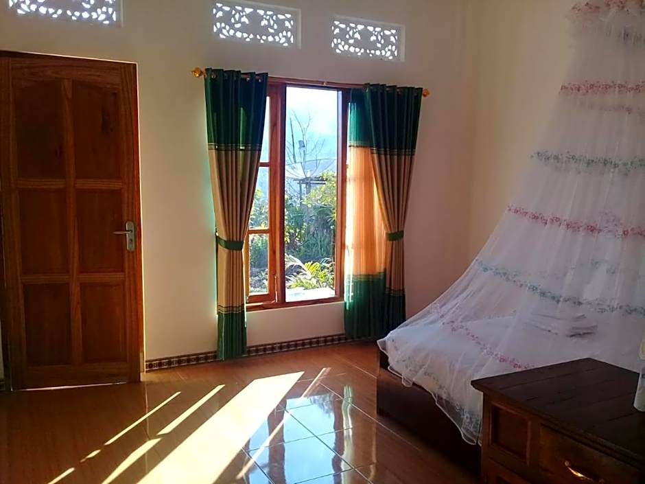Aris Homestay and Warung Made