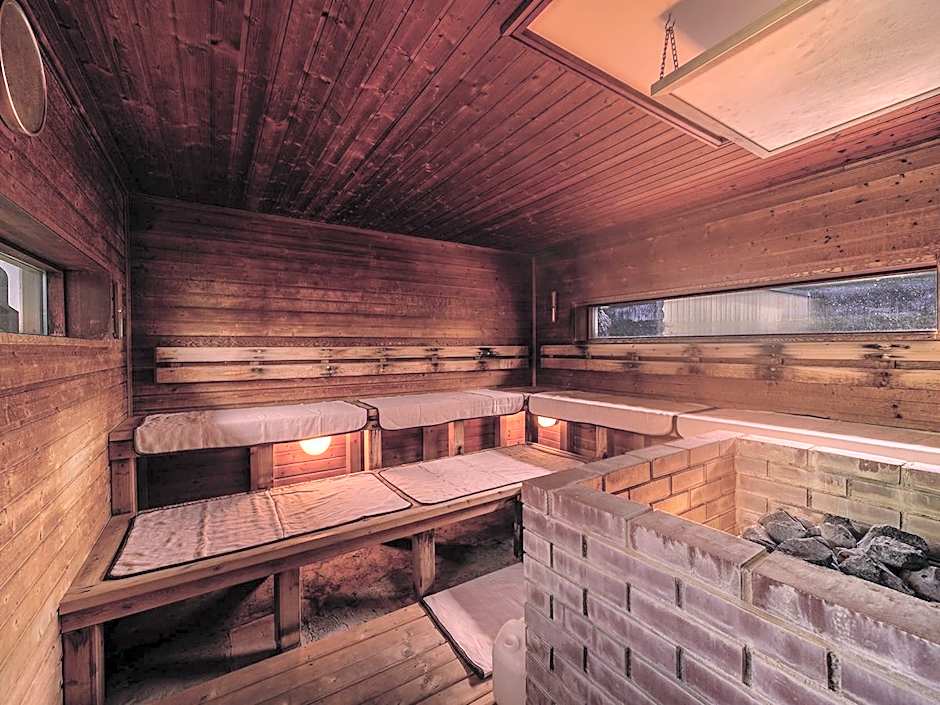 Log Hotel The Maple Lodge