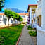 Larimar Suite Hotel