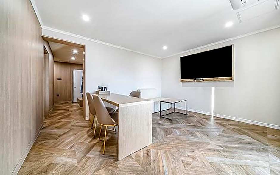 H Avenue Hotel Hwamyeong-dong