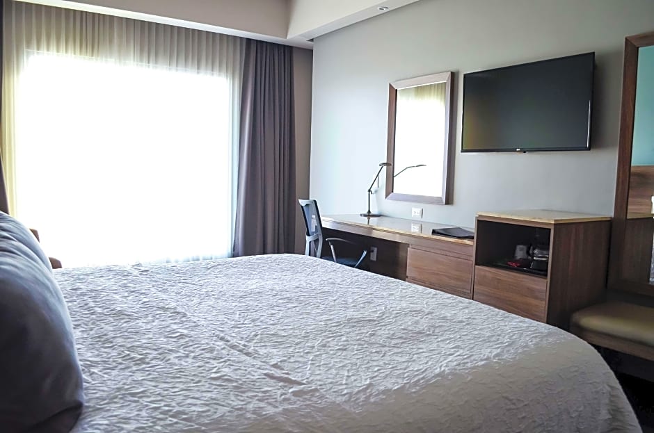 Photo 1 of 10 of 1 King Bed