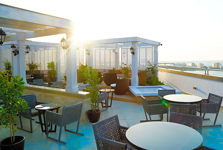 Ramada Hotel & Suites by Wyndham Amwaj Islands Manama