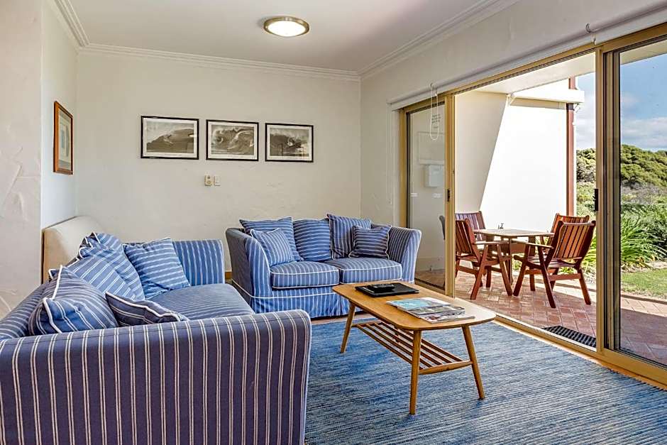 Canal Rocks Beachfront Apartments