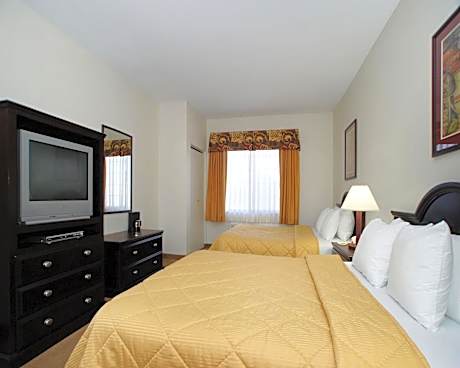 Room with One Queen Bed and One Double Bed - Non-Smoking