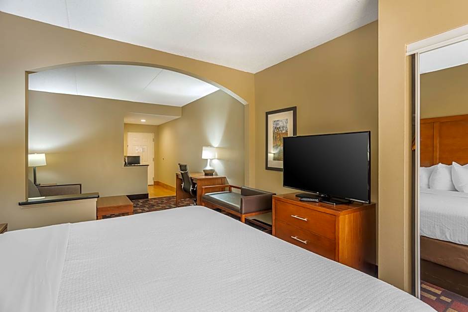 Photo 1 of 7 of 1 King Bed with Sofabed Suite, Hearing/Mobility Accessible, Whirlpool