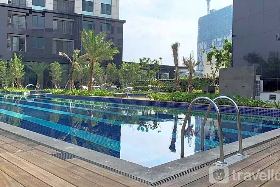 Southgate Residence, Ellegance