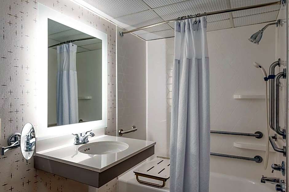 Crowne Plaza Indianapolis-Airport By IHG