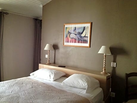 Double Confort pool view