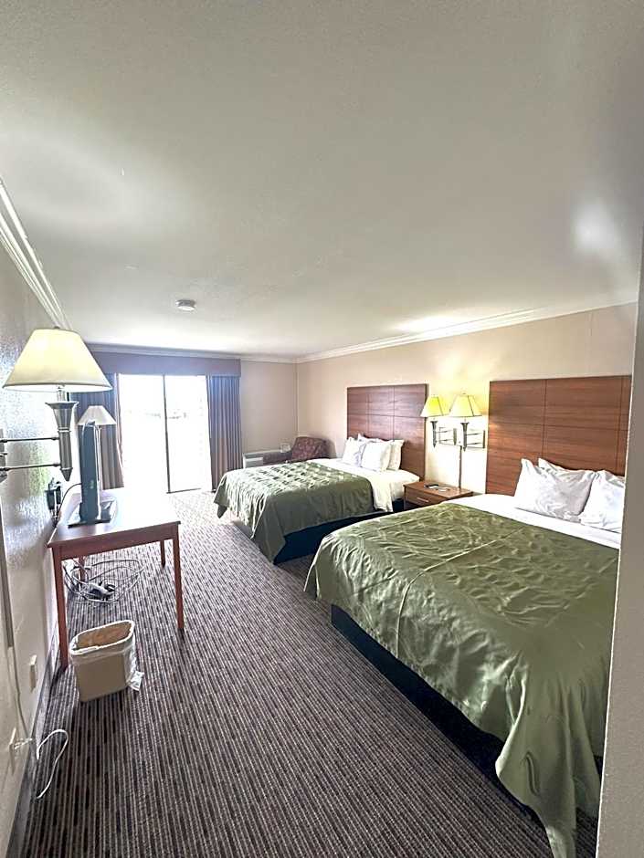 Sunflower Inn & Suites