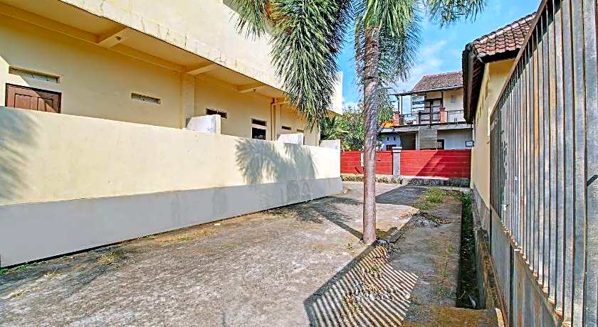 OYO Life 92954 Shanti Kost