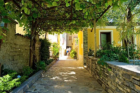 Hotel Diffuso Il Portichetto Vezio Perledo