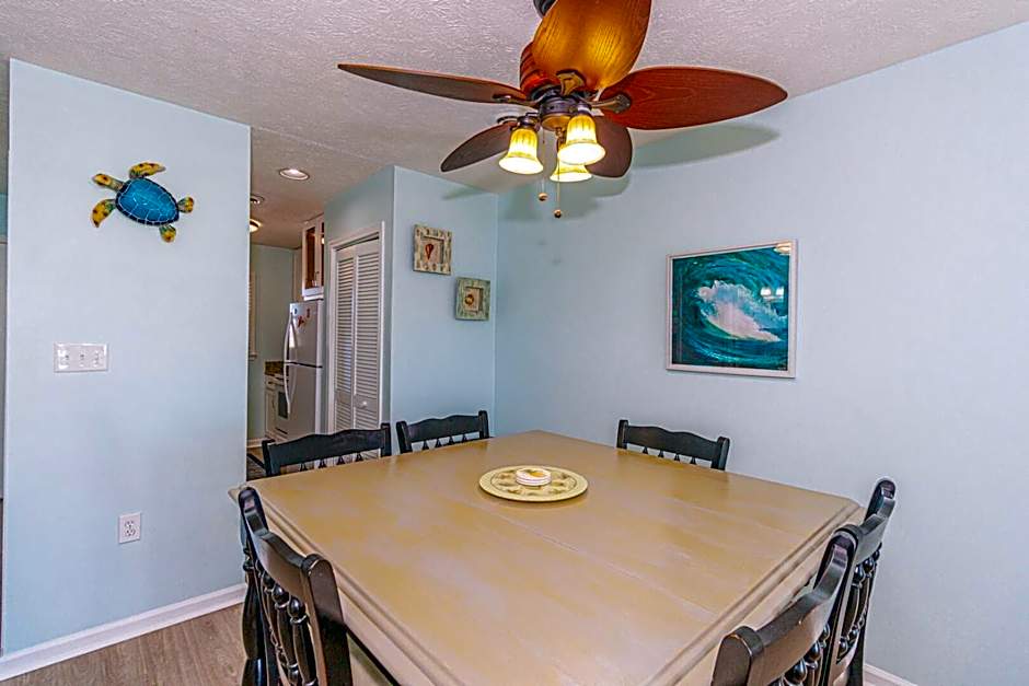 Stunning Ocean View 2-bedroom Suite-Renovated and sleeps 8! Channel Marker E-3