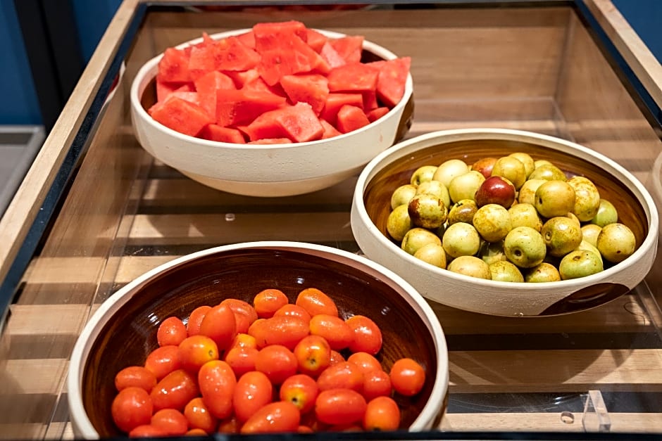 Hanting Hotel Wuhan Hongshan Square Metro Station