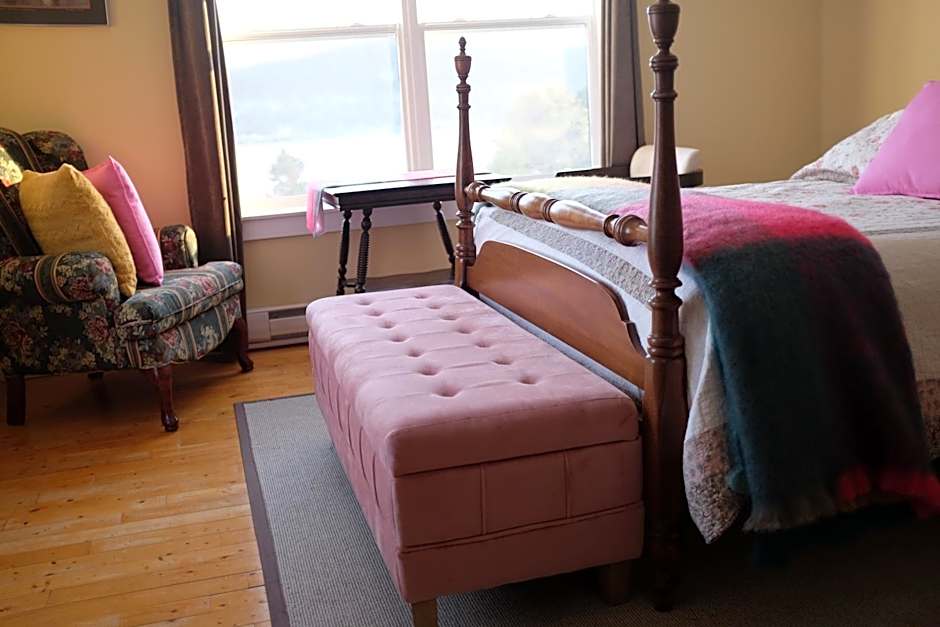 The Bread and Cheese Country Inn