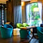 M - Regency Hotel