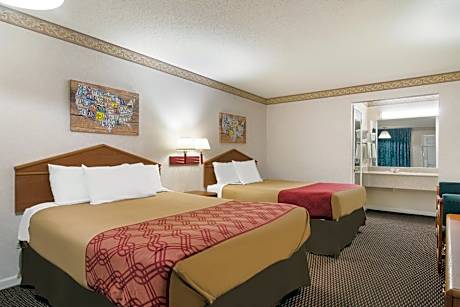 Standard Queen Room with Two Queen Beds - Non Smoking/Ground Floor