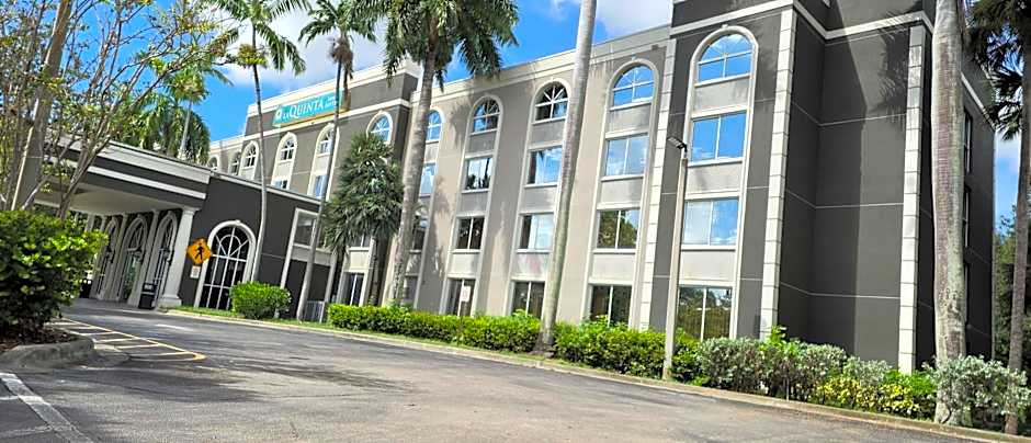 La Quinta Inn & Suites by Wyndham Sunrise