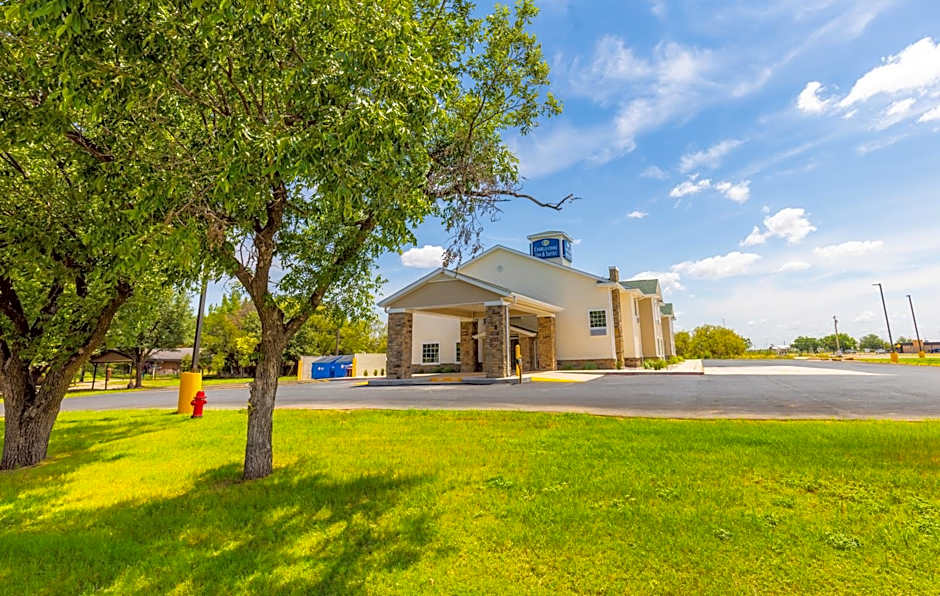 Cobblestone Inn & Suites - Winters