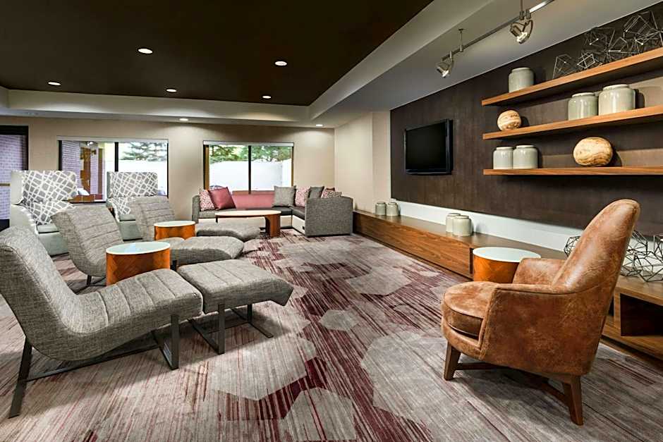 Courtyard by Marriott Chicago Bloomingdale