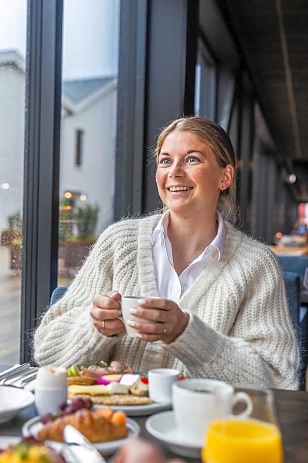 Henningsvær Bryggehotell - by Classic Norway Hotels