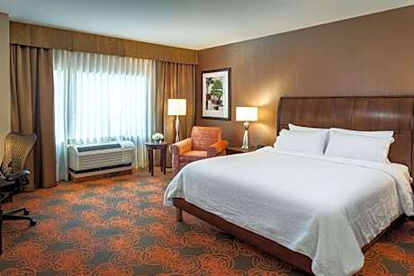 King Room with Transfer Shower - Mobility Access