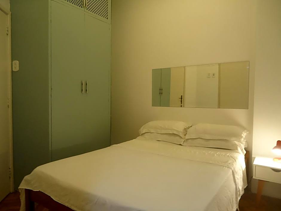 Copacabana 3 quartos ar cond a 2 qds da praia