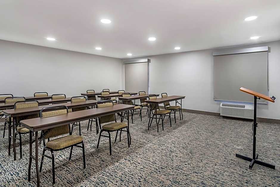 Country Inn & Suites by Radisson, Shelby, NC