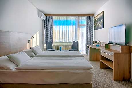 Standard Room with access to the hotel pools - Grand wing