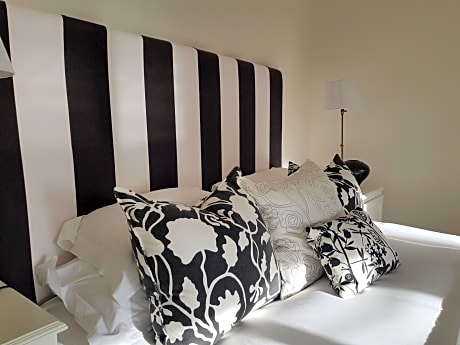 Superior Suite with Garden View - Ground Floor