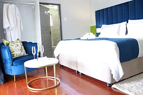 Deluxe King Suite