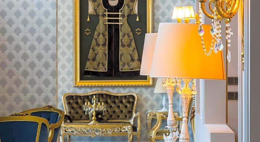 Real King Suite Hotel