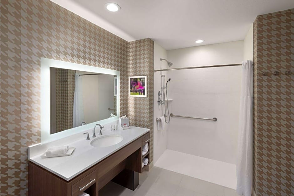 Hawthorn Inn & Suites by Wyndham Kingwood Houston