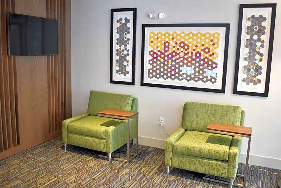 Holiday Inn Express And Suites Boston South - Randolph By IHG