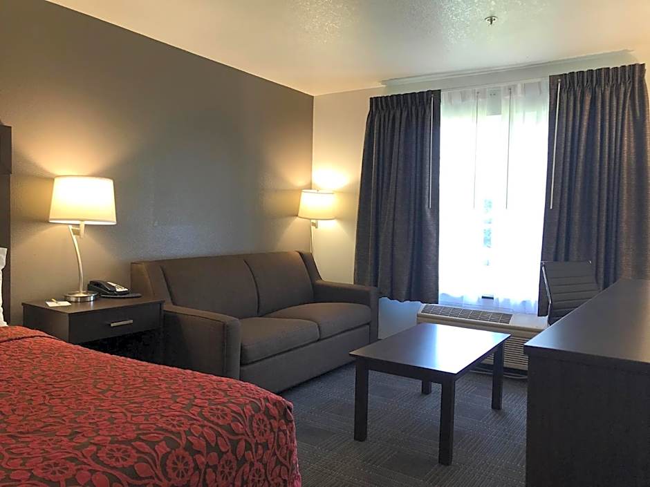 Days Inn & Suites by Wyndham Gresham