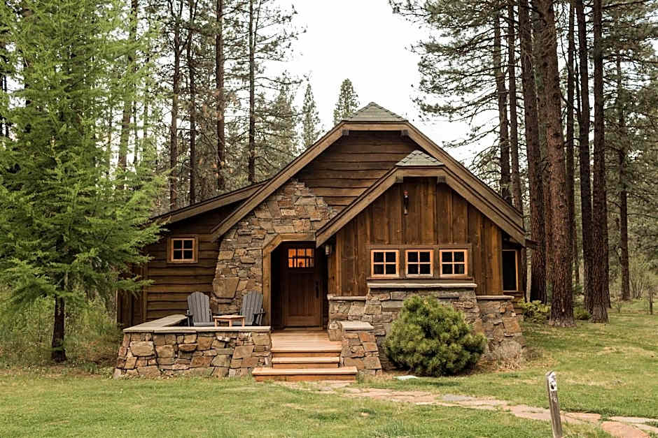Lake Creek Lodge